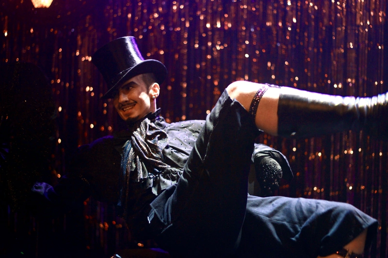 Mr Victor Victoria at Club Bisous. Nov. 2025 (photo by Frida Zätterman)